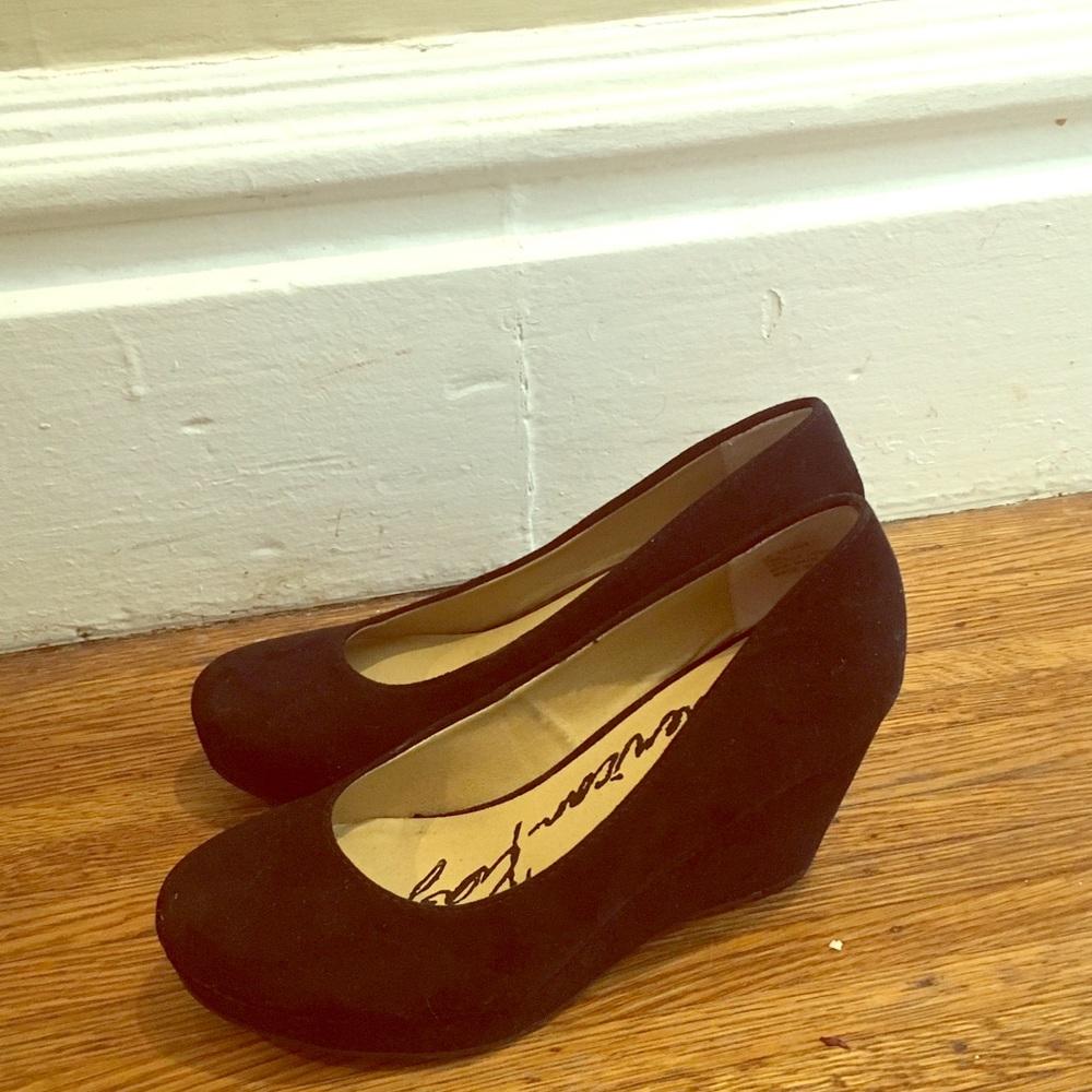 Black Wedges Size: 7
